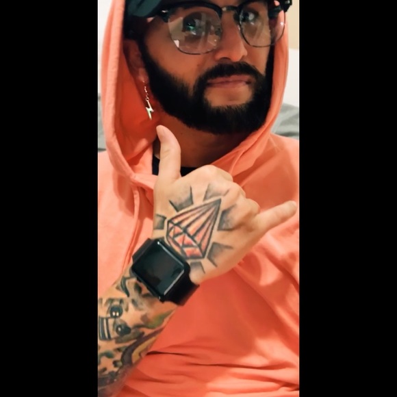 Meet your Posher, Mike 🤟🏽😁 - Picture 9 of 17